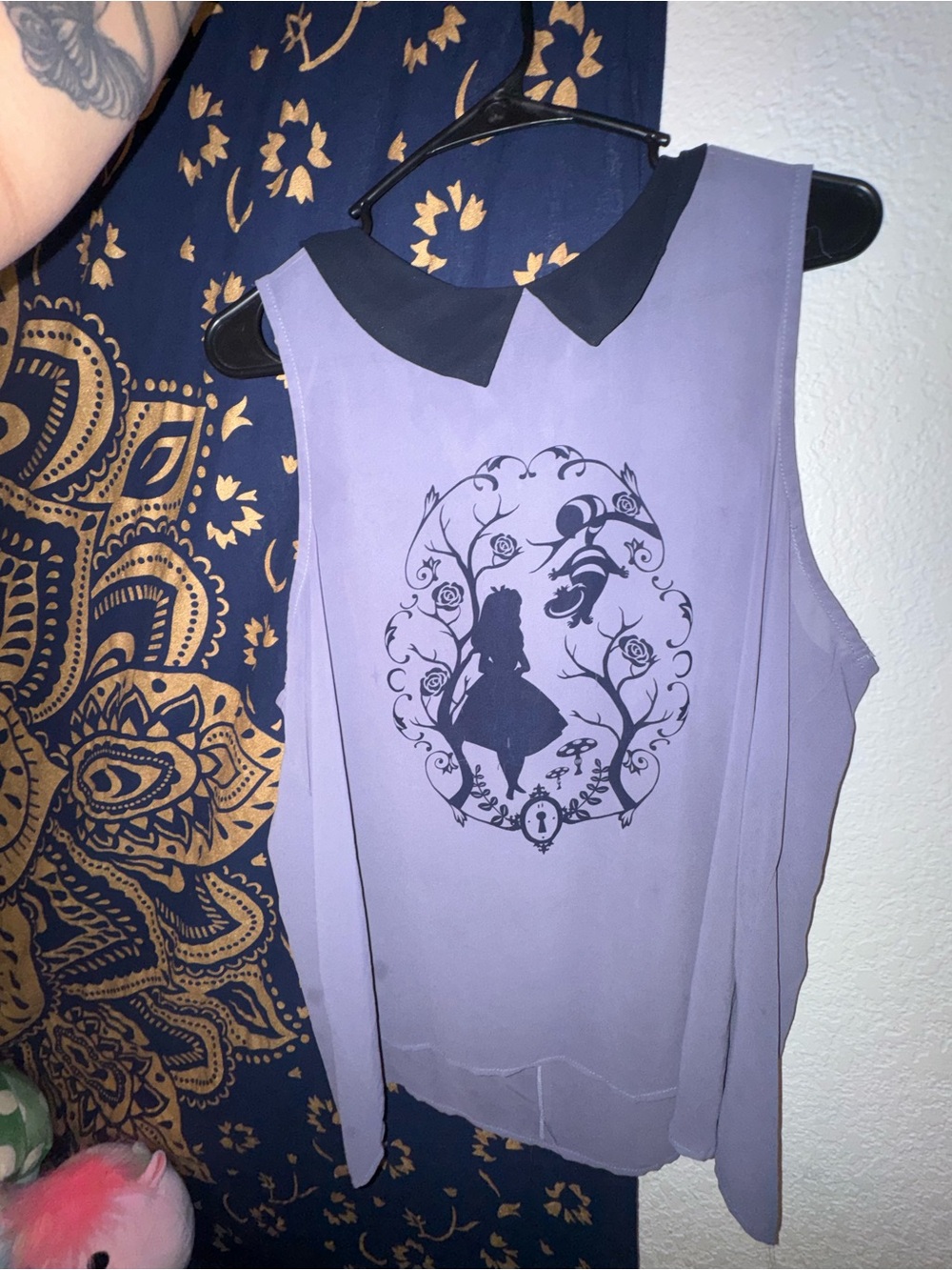 Sleeveless Purple Alice Collar Graphic Top